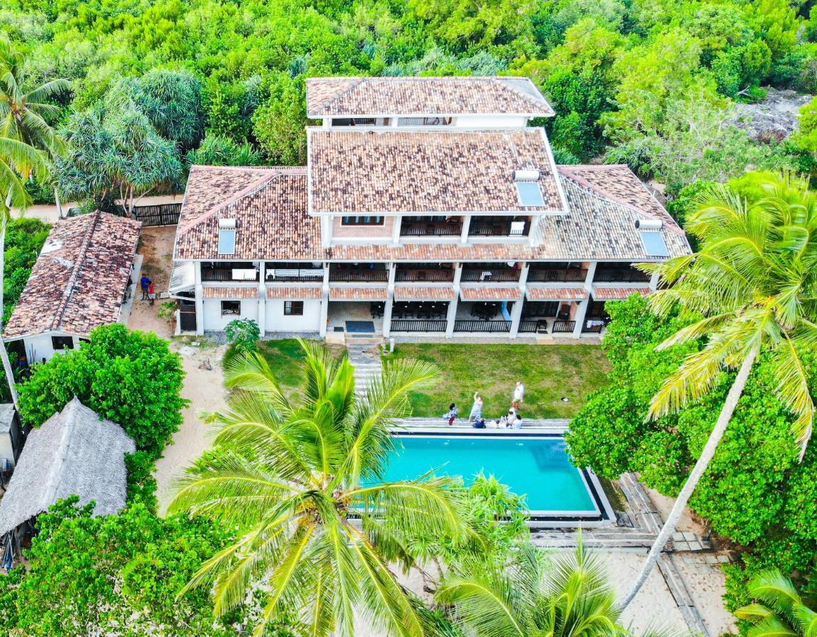 Serein Beach Hotel Tangalle Exterior foto